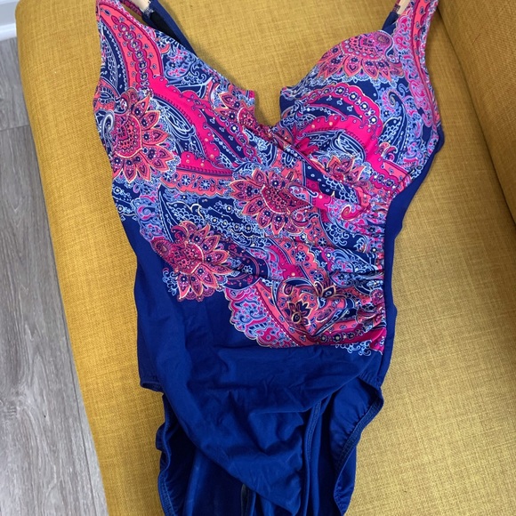 Miracle Suit Size 14 - Picture 1 of 1